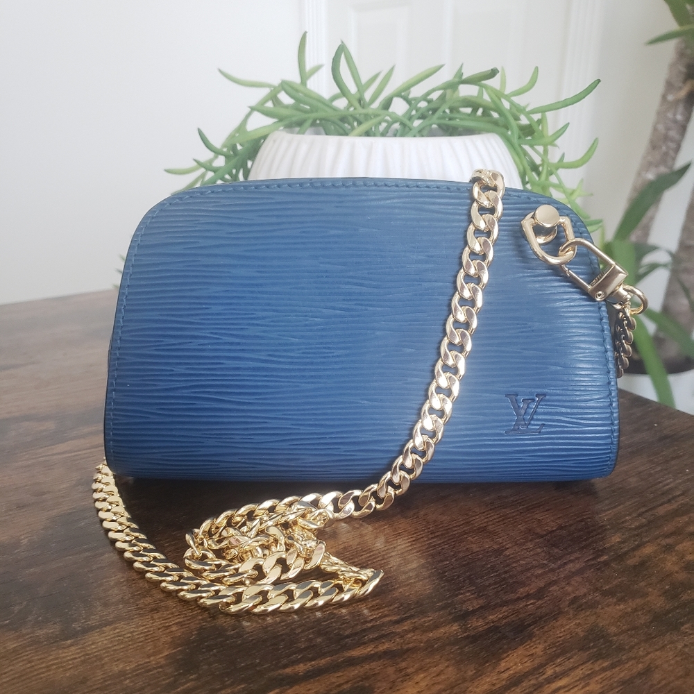 LOUIS VUITTON DAUPHINE Epi Blue CROSSBODY